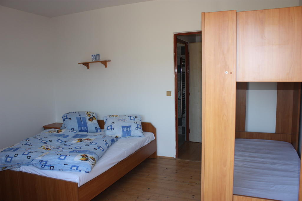 Penzion Jaros Popuvky Habitación foto